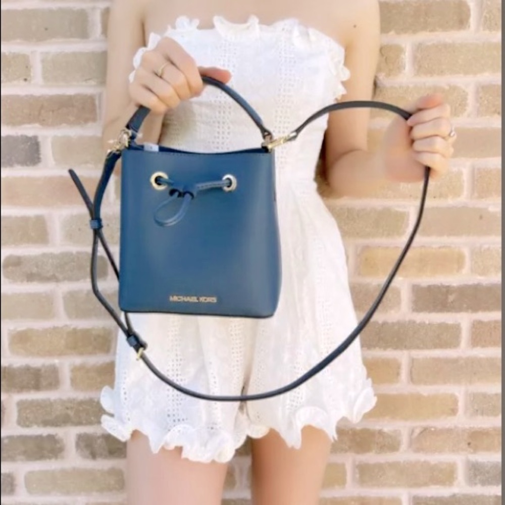 Michael Kors Suri Small Bucket Bag